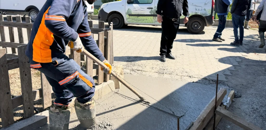 Lapseki Belediye Başkan Vekili İrfan Temel, ilçedeki çalışmaları denetledi. Belediye projelerinin son durumu, teknik incelemeler ve Lapseki'nin gelecek vizyonuna dair tüm detaylar haberimizde. Lapseki Haberler