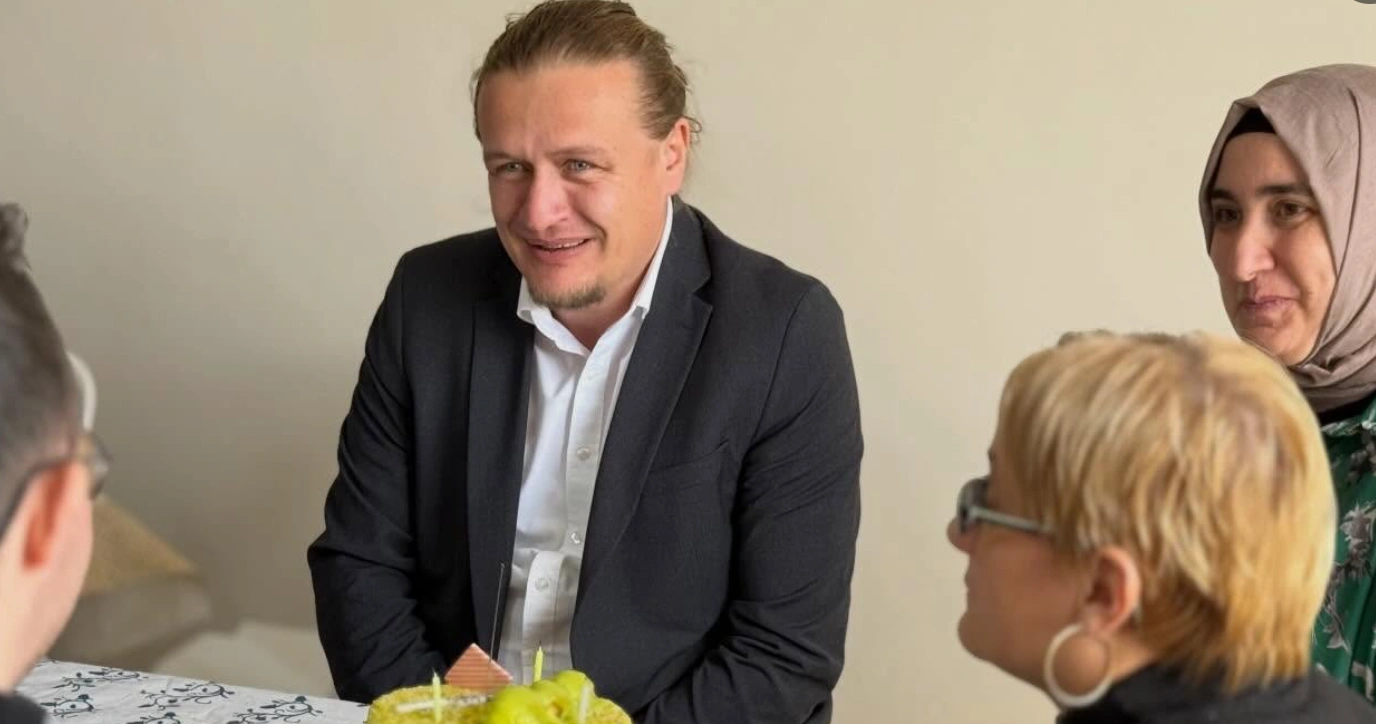 Atilla Öztürk’ten Otizm Gününde Anlamlı Sürpriz