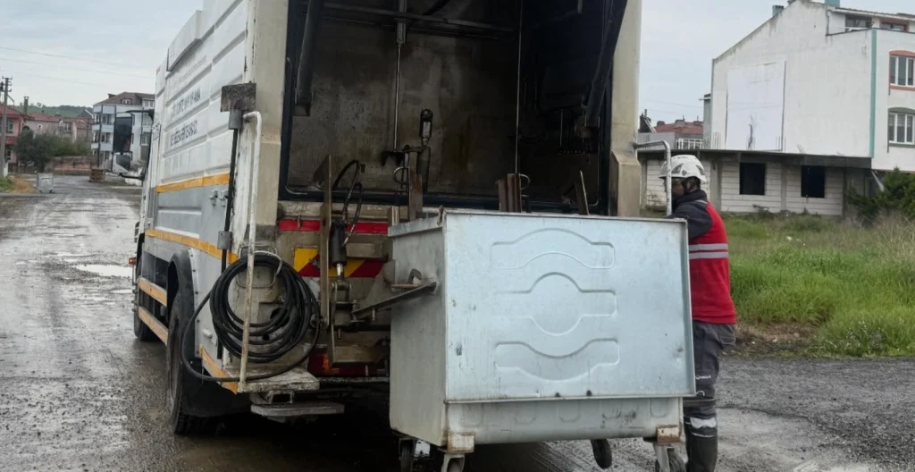 Lapseki Belediyesi tarafından yürütülen altyapı, yol genişletme, temiz su arıtma tesisi ve sosyal belediyecilik çalışmalarının detayları açıklandı. İlçe modern bir çehreye kavuşuyor.