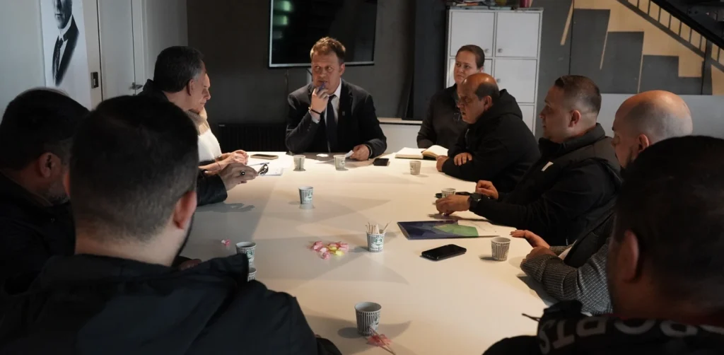 Lüleburgaz Belediyesi Kültür Sanat Müdürlüğü, 8 Nisan Dünya Romanlar Günü hazırlıkları için Roman STK'lar ile toplandı. Etkinlik takvimi ve detaylar haberimizde.