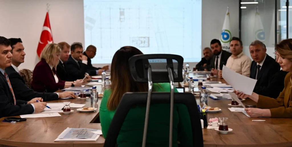 Malkara Belediye Başkanı Nergiz Karaağaçlı Öztürk ve Tekirdağ Büyükşehir Belediyesi bürokratları, ilçenin altyapı ve hizmet önceliklerini değerlendirmek için bir araya geldi.