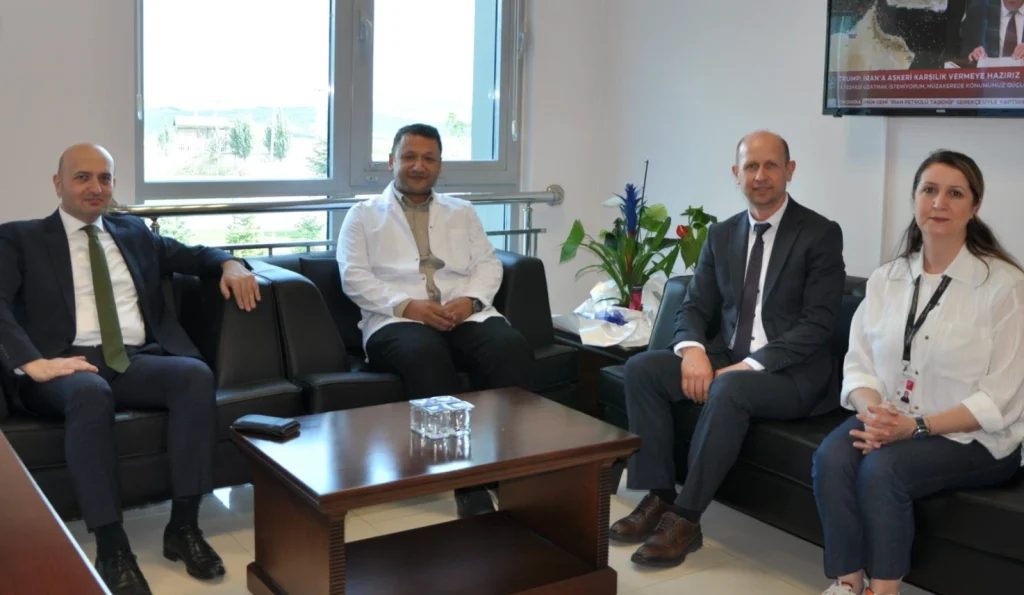 Malkara Kaymakamı Haluk Koç, Devlet Hastanesi ziyaretinde sağlık hizmetlerinin etkinliğini ve vatandaş memnuniyetini yerinde inceledi. Detaylar için tıklayın.