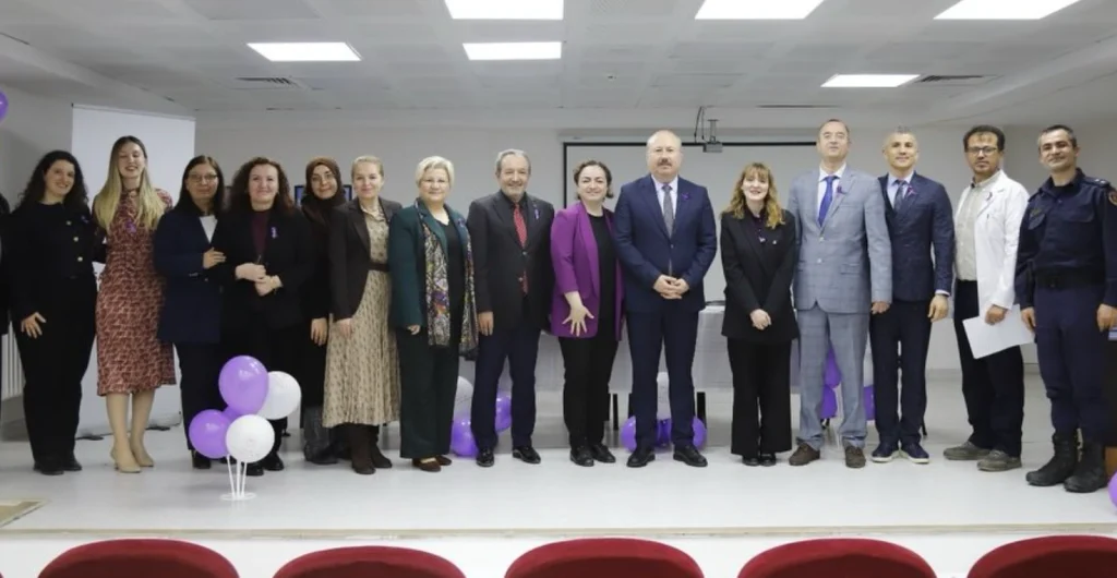 Marmaraereğlisi İlçe Sağlık Müdürlüğü tarafından düzenlenen 8. Sağlıklı Yaşam Semineri detayları. Kanser haftası etkinlikleri, erken teşhis ve farkındalık çalışmaları.