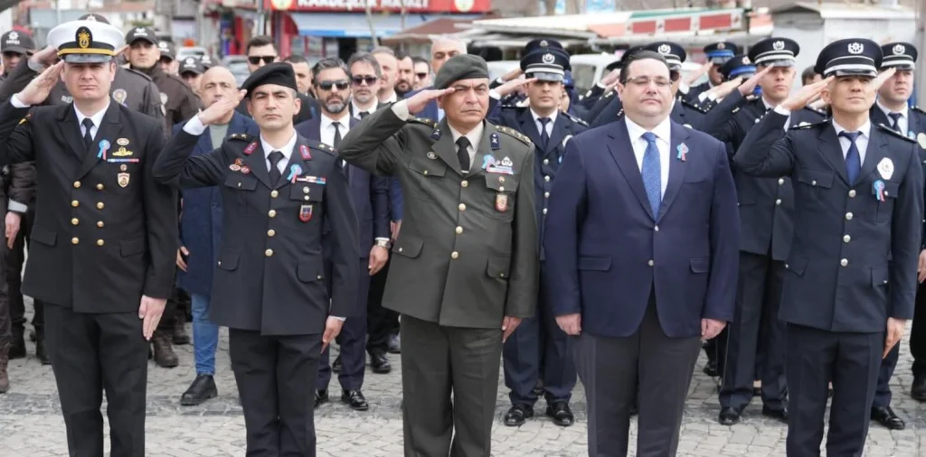 Marmaraereğlisi’nde Türk Polis Teşkilatı’nın 181. yıl dönümü gururla kutlandı. Cumhuriyet Meydanı'ndaki tören ve Polis Haftası etkinliklerinin detayları haberimizde.