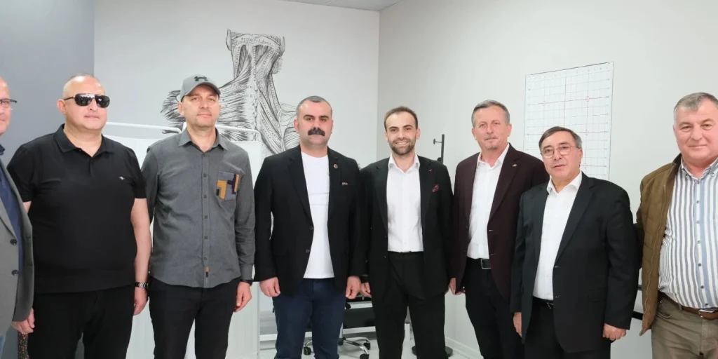 Uzunköprü Belediye Başkanı Ediz Martin, Semahi Şen Fizyoterapi Merkezi’nin açılışını yaptı. Uzunköprü Belediyesi'nin sağlık yatırımlarına desteği ve yeni merkezin detayları haberimizde.