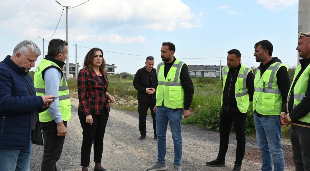 Tekirdağ Büyükşehir Belediye Başkanı Dr. Candan Yüceer'den yoğun saha mesaisi! Ergene ve Çorlu'da yol çalışmaları, yeni hizmet birimleri ve Yaşam Merkezi projeleri yerinde incelendi.