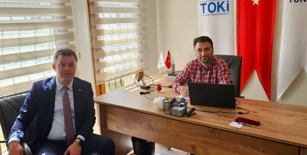 Çorlu Belediyesi, Kemalettin Mahallesi TOKİ inşaat alanındaki yol ve altyapı sorunlarını inceledi. Vatandaş talepleri yetkililere iletildi, denetimler sıkılaştırıldı.