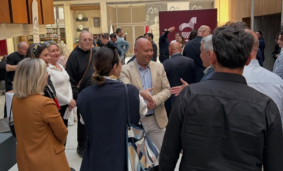 Troia Bağ Yolu projesi Troya Müzesi'nde tanıtıldı! Gelibolu'dan Bozcaada'ya uzanan bu dev rota, bağcılık kültürünü ve gastronomi turizmini dünyaya açıyor.