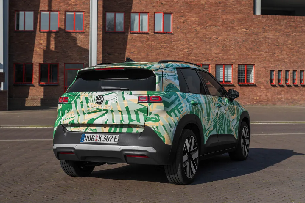 Volkswagen'in merakla beklenen yeni elektrikli SUV modeli ID. Cross sızdı! 28.000 Euro başlangıç fiyatı, 436 km menzil ve teknik özellikler için hemen tıklayın.