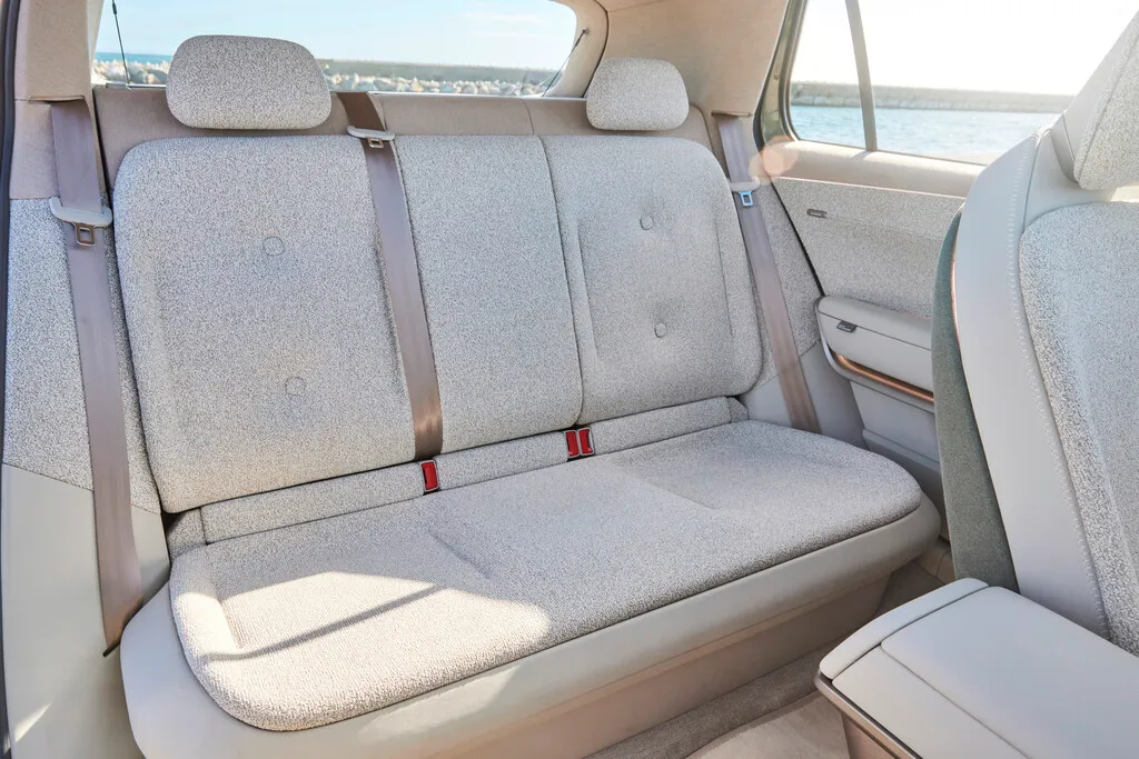 Volkswagen'in merakla beklenen yeni elektrikli SUV modeli ID. Cross sızdı! 28.000 Euro başlangıç fiyatı, 436 km menzil ve teknik özellikler için hemen tıklayın.