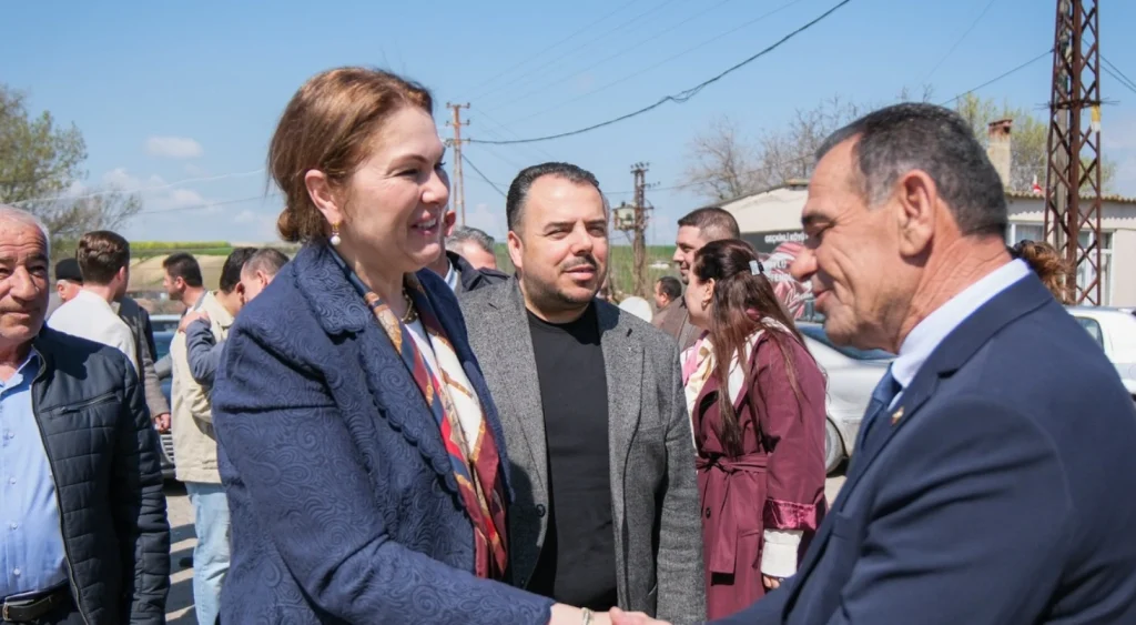 Süloğlu ilçesine bağlı Geçkinli Köyü'nde geleneksel Yağmur ve Şükür Duası gerçekleştirildi. Muhtar Naci Paşa ve köy halkının katıldığı programda bereket ve huzur için dualar edildi.