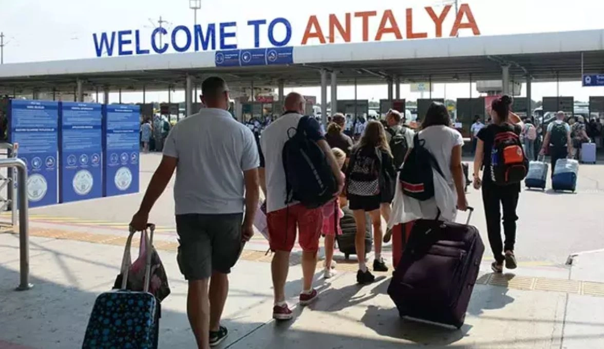 Antalya Turizmine Savaş Darbesi: %40 İptal Şoku