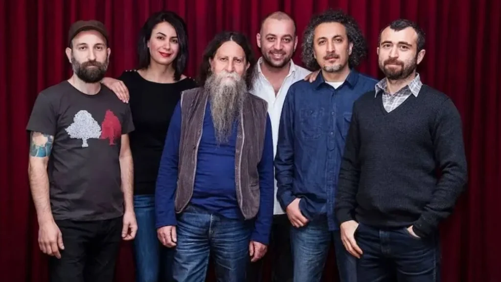 Ezginin Günlüğü Çanakkale konseri biletleri, indirimli fiyatlar ve etkinlik detayları. 29 Nisan Çarşamba günü Kültür Merkezi'ndeki bu geceyi kaçırmayın.