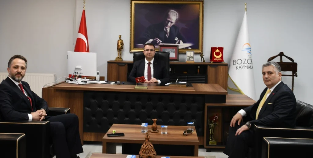 Bozcaada'da kültürel yatırım hamlesi! Kaymakam Oğuzhan Altunay ve Bursa Rölöve Müdürü Volkan Kutupoğlu, adanın yeni kütüphane projesini yerinde inceledi. Detaylar haberimizde. Bozcaada Haberler