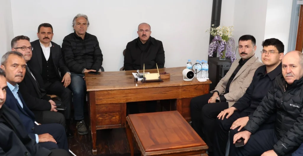 Adatepe Köyü, Birleşmiş Milletler Dünya Turizm Örgütü'nün 2026 yılı "En İyi Turizm Köyü" adaylığı için resmen seçildi. Çanakkale Valiliği koordinasyonundaki projelerle dünya sahnesine çıkıyor.