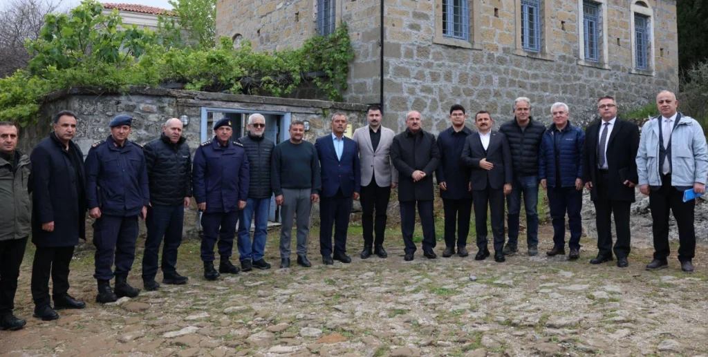Adatepe Köyü, Birleşmiş Milletler Dünya Turizm Örgütü'nün 2026 yılı "En İyi Turizm Köyü" adaylığı için resmen seçildi. Çanakkale Valiliği koordinasyonundaki projelerle dünya sahnesine çıkıyor.