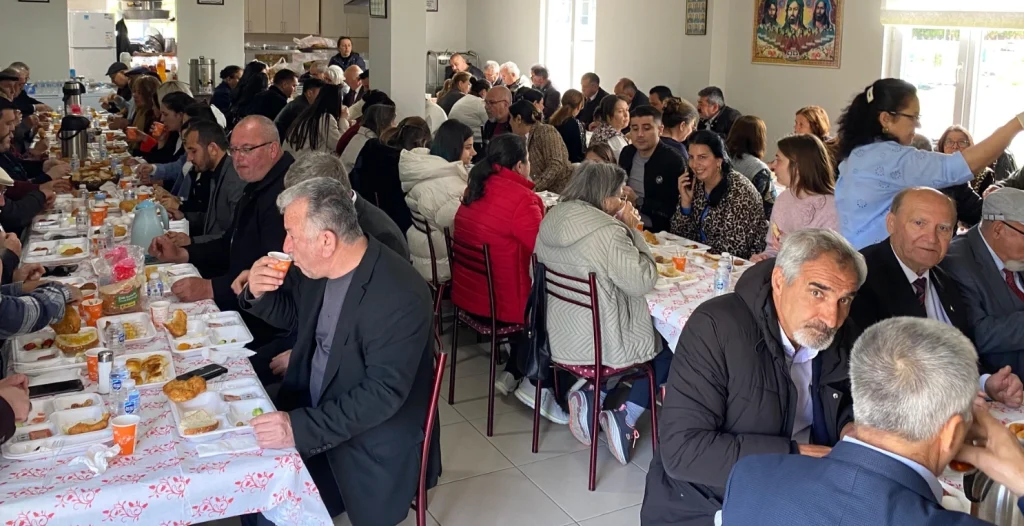 Edirne Belediye Başkan Yardımcısı Gökce Onur Öktem, Cem Vakfı Edirne Şubesi'nin düzenlediği kahvaltı programına katılarak yerel yönetim ve STK dayanışmasını pekiştirdi. Edirne Haberler 