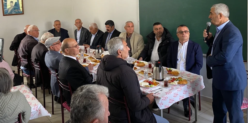 Edirne Belediye Başkan Yardımcısı Gökce Onur Öktem, Cem Vakfı Edirne Şubesi'nin düzenlediği kahvaltı programına katılarak yerel yönetim ve STK dayanışmasını pekiştirdi. Edirne Haberler 