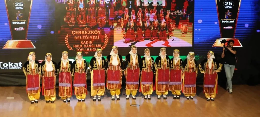 Çerkezköy'de 25. Tokat Enleri Gazi Osman Paşa Ödülleri sahiplerini buldu. Çerkezköy Belediyesi ev sahipliğindeki büyük Tokat buluşmasının detayları haberimizde. çerkezköy Haberler