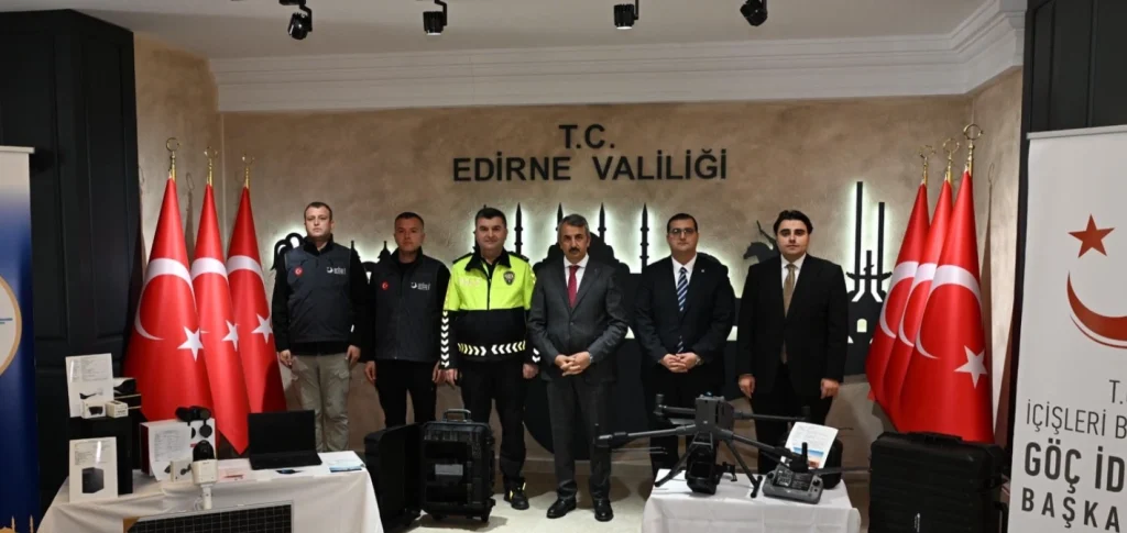 Edirne İl Emniyet Müdürlüğü envanterine dahil edilen yeni nesil İHA'lar ile sınır güvenliği, asayiş ve trafik denetimlerinde teknolojik takip dönemi başladı. Edirne Haberler
