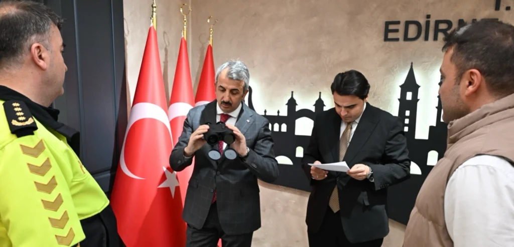 Edirne İl Emniyet Müdürlüğü envanterine dahil edilen yeni nesil İHA'lar ile sınır güvenliği, asayiş ve trafik denetimlerinde teknolojik takip dönemi başladı. Edirne Haberler