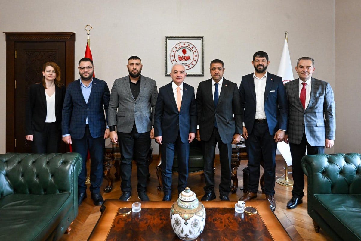 Vali Turan Roman Dernekleriyle Buluştu