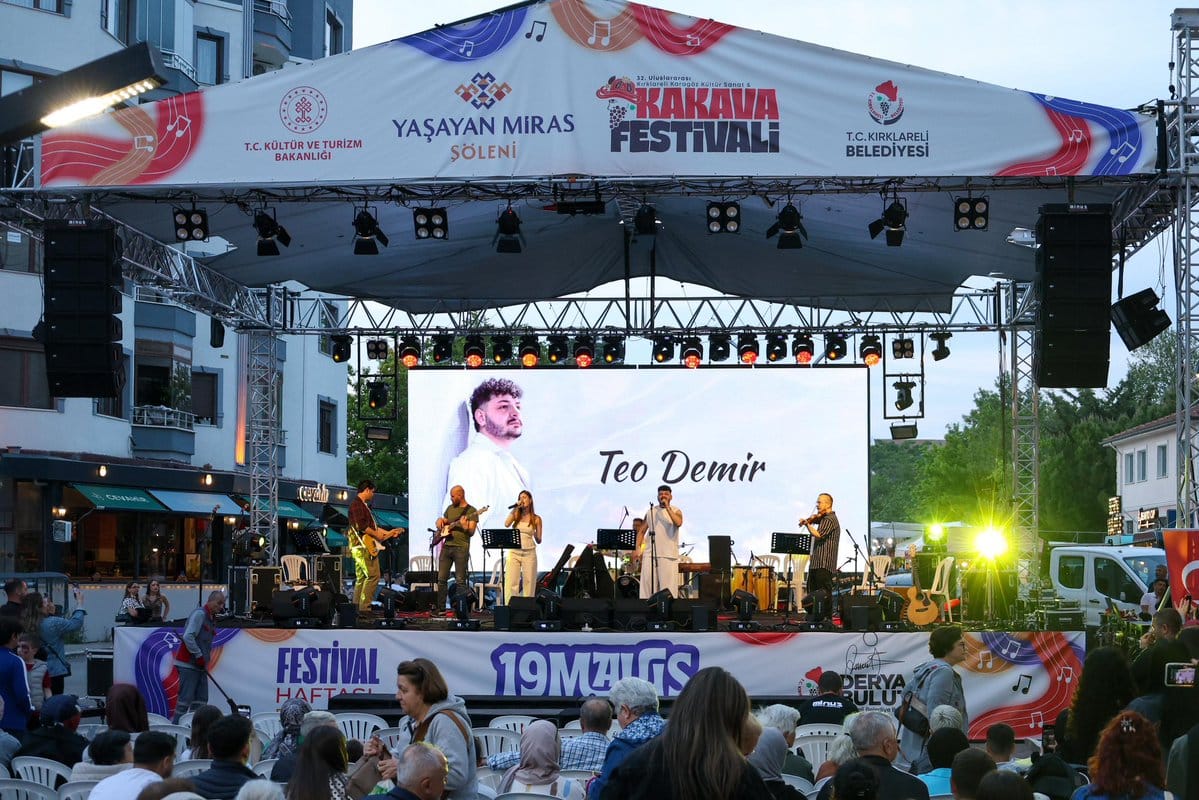 Teo Demir ve Young Y Kırklareli’nde Coşturdu