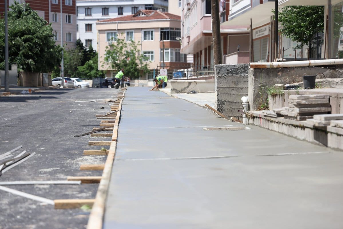 Fevzipaşa’da Beton Kaldırım Çalışmaları Tamamlandı