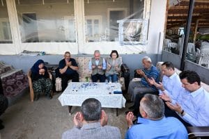 Vali Turan'dan Lösemiyle Mücadele Eden Minik Ayşe Buğlem'in Ailesine Taziye