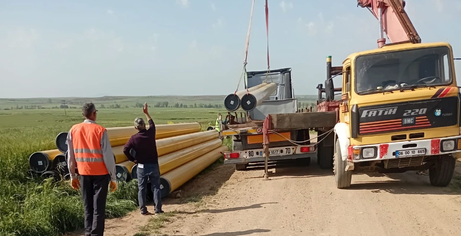 İpsala Kaymakamlığı koordinesinde İbriktepe Köyü doğalgaz altyapı çalışmaları hızla devam ediyor. Kaymakam Ömer Sevgili projeyi yakından takip ediyor. İpsala Haberler