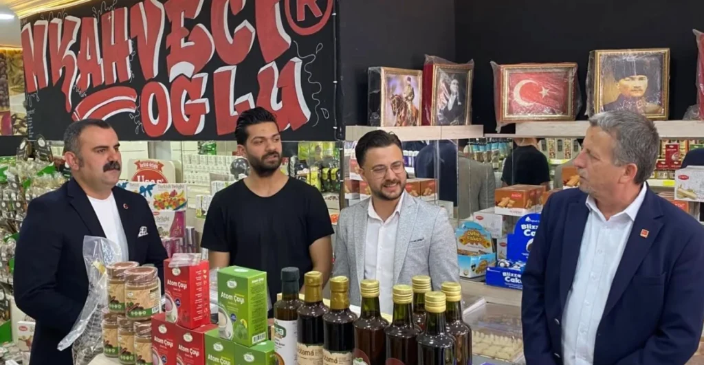 Uzunköprü Belediyesi ve Belediye Başkanı Ediz Martin'in katılımıyla Kahvecioğlu Kuruyemiş açıldı. Küçük Şehsuvarbey Mahallesi'ndeki yeni işletme ve açılış detayları burada. Uzunköprü Haberler