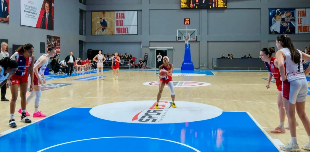 Kırklareli Belediyesi FBO, deplasmanda İstanbul GSK'yı 100-81 yenerek Süper Lig yolunda dev bir adım attı. 6 Mayıs'taki büyük rövanş için nefesler tutuldu. Kırklareli Haberler