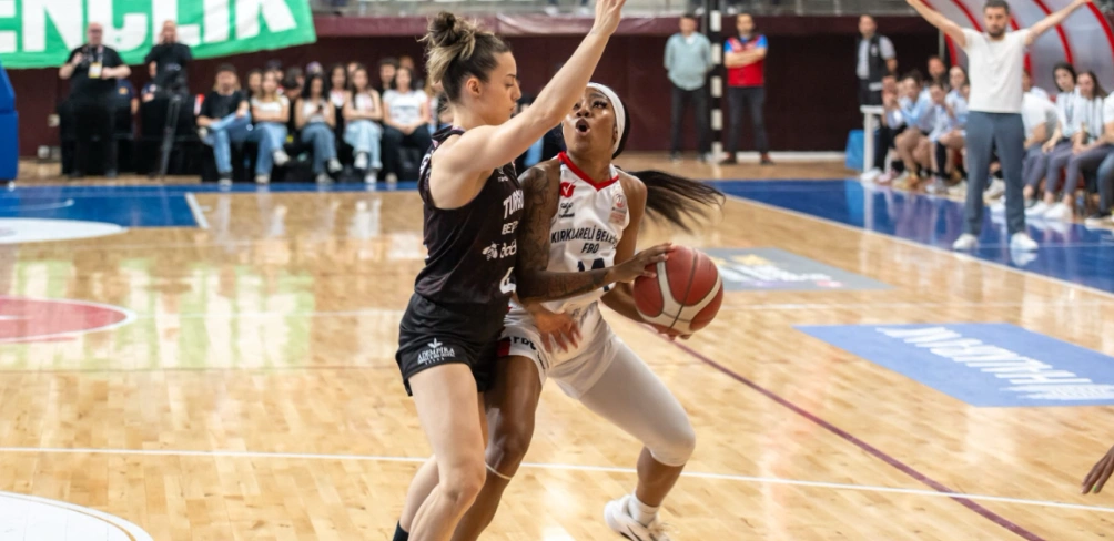 Kırklareli Belediyesi Fen Bilimleri Okulları Kadın Basketbol Takımı, final serisinde durumu 2-2'ye getirerek Süper Lig yürüyüşünü son maça bıraktı. Kırklareli Haberler