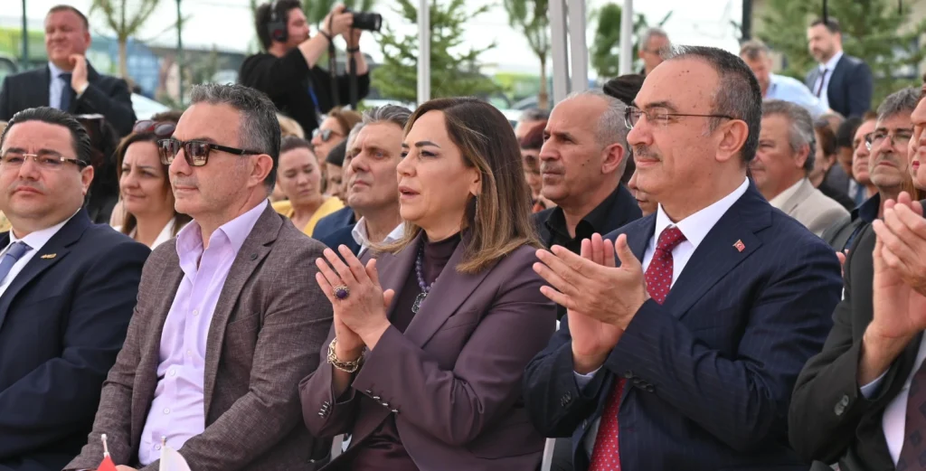 Tekirdağ ve Marmaraereğlisi için büyük önem taşıyan Sahipsiz Hayvan Bakımevi 2. Etap açılışı gerçekleştirildi. Can dostlarımız için modern yaşam standartları sunan projenin detayları ve protokol açıklamaları haberimizde. Tekirdağ Haberler