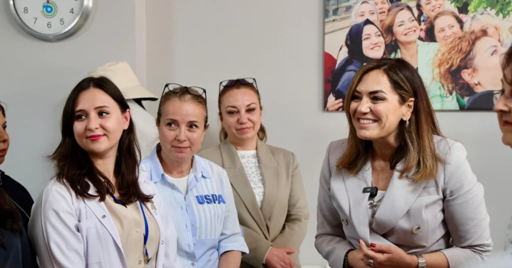 Tekirdağ Büyükşehir Belediye Başkanı Dr. Candan Yüceer, TEK Atölye ziyaretiyle kadın emeğinin katma değere dönüştüğü projeleri inceledi; eşitlik vurgusu yaptı.