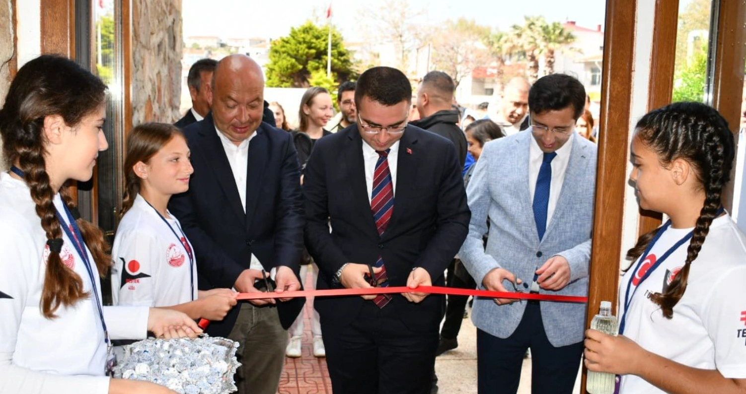 Bozcaada’da Genç Mucitlerin Büyük Bilim Şenliği