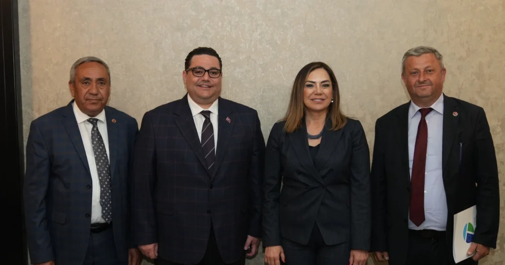 Marmaraereğlisi Belediyesi, Trakya Belediyeler Birliği 2026 Nisan meclis toplantısına katılarak bölgenin kalkınması için alınan kritik kararlara imza attı. Ortak akıl ve güçlü belediyecilik vurgusuyla Trakya'nın geleceği planlanıyor. Marmaraereğlisi Haberler 