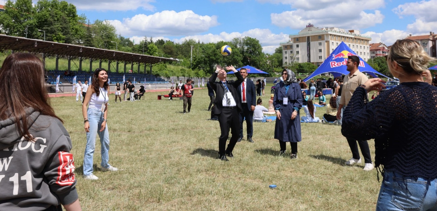 Trakya Üniversitesi’nde 38. Şenlik Coşkusu Başladı
