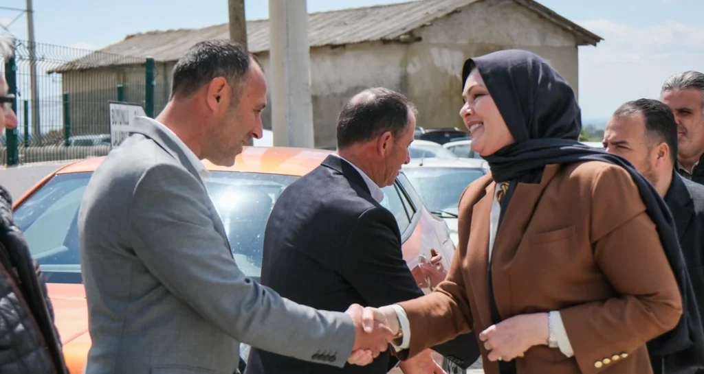 Belgin İba, Lalapaşa Doğanköy ve Demirköy tarafından düzenlenen Yağmur ve Şükür Duası'na katılarak Edirneli üreticilerle bir araya geldi. Detaylar haberimizde. Lalapaşa Haberler