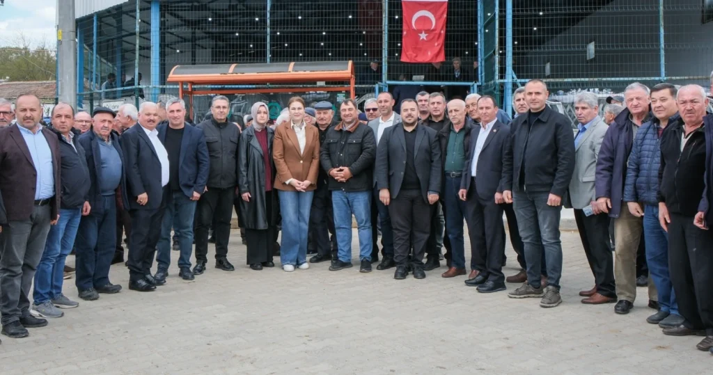 Belgin İba, Lalapaşa Doğanköy ve Demirköy tarafından düzenlenen Yağmur ve Şükür Duası'na katılarak Edirneli üreticilerle bir araya geldi. Detaylar haberimizde. Lalapaşa Haberler