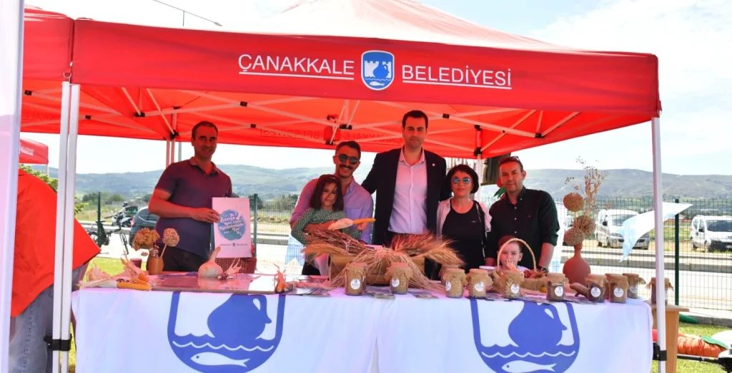 Çanakkale Belediyesi tarafından geleneksel olarak düzenlenen 7. Yerel Tohum Takas Şenliği yoğun katılımla tamamlandı. Atalık tohumlar gelecek nesiller için takas edildi.