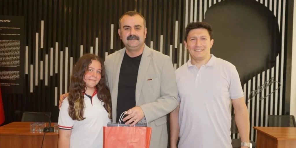 Yunus Emre Ortaokulu Demokrasi ve İnsan Hakları Kulübü