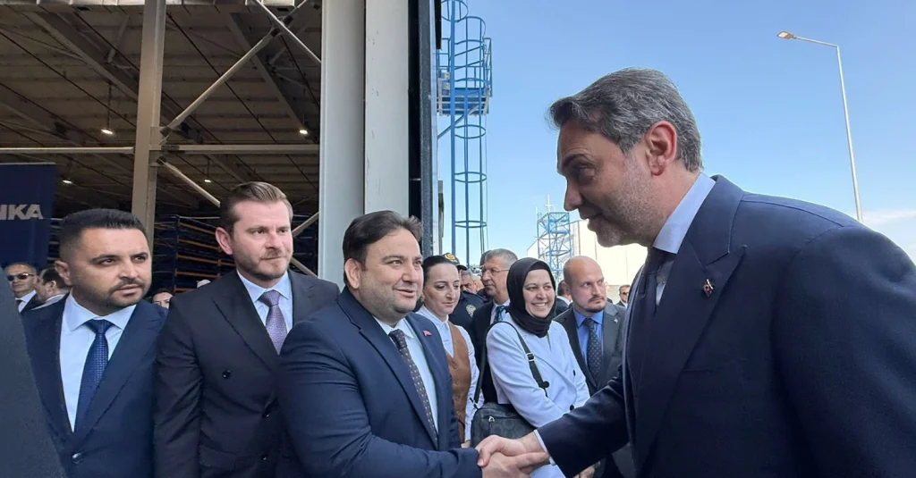 Demirköy Belediye Başkanlığı heyeti, Bakan Alparslan Bayraktar ile doğalgaz ve altyapı projelerini değerlendirdi. Demirköy'ün modern dönüşümü ve enerji yatırımları hakkında en güncel detaylar haberimizde. Demirköy Haberler