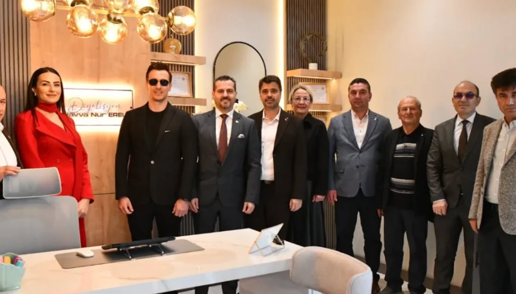 Keşan Belediyesi, Diyetisyen Havva Nur Erel’in yeni ofisinin açılışını gerçekleştirdi. Yukarı Zaferiye Mahallesi’ndeki yeni sağlık, Keşan Haberler