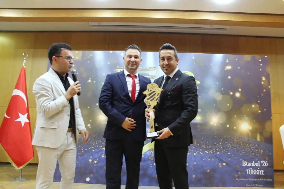Bahadır Bulut’a Uluslararası Radyocular Birliği’nden ödül