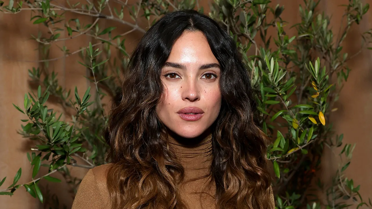 Adria Arjona’nın Fiziği DC Hayranlarını Çıldırttı