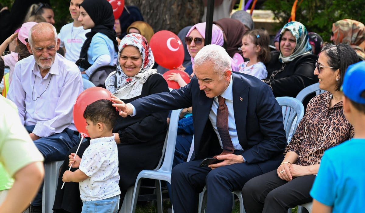 Vali Turan’dan Miniklere Anlamlı Ziyaret