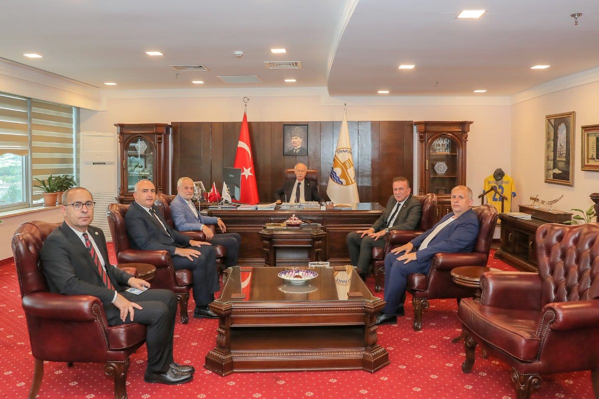 Bosna Sancak Derneği’nden Rektör Hatipler’e Ziyaret