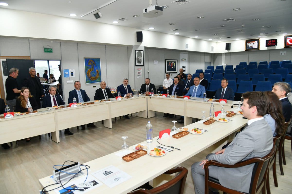 Vali Soytürk, WAT Motor Fabrikasını Ziyaret Etti
