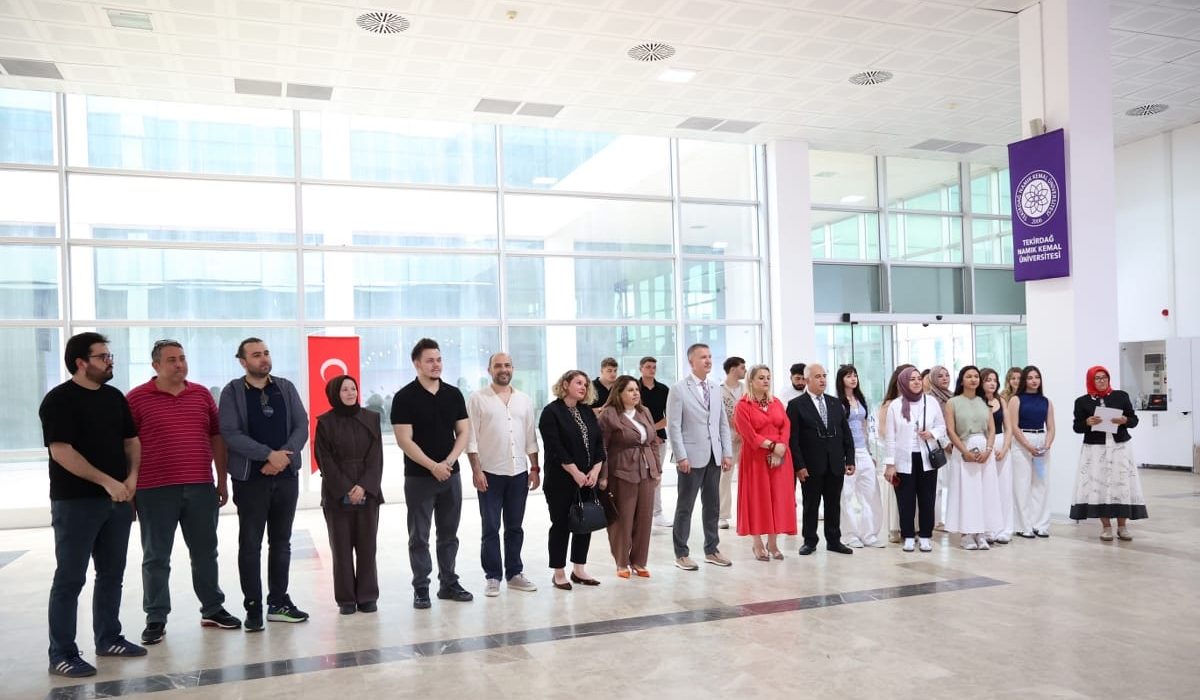 Orhan Veli’nin Şiiri Kumaşta Hayat Buldu